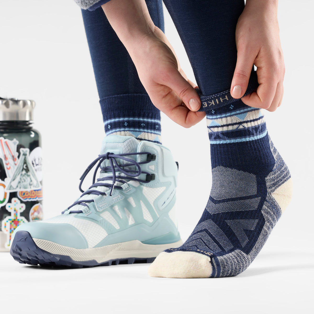 Women's Hike Zig Zag Valley Mid Crew Socks Deep Navy - ver - 2