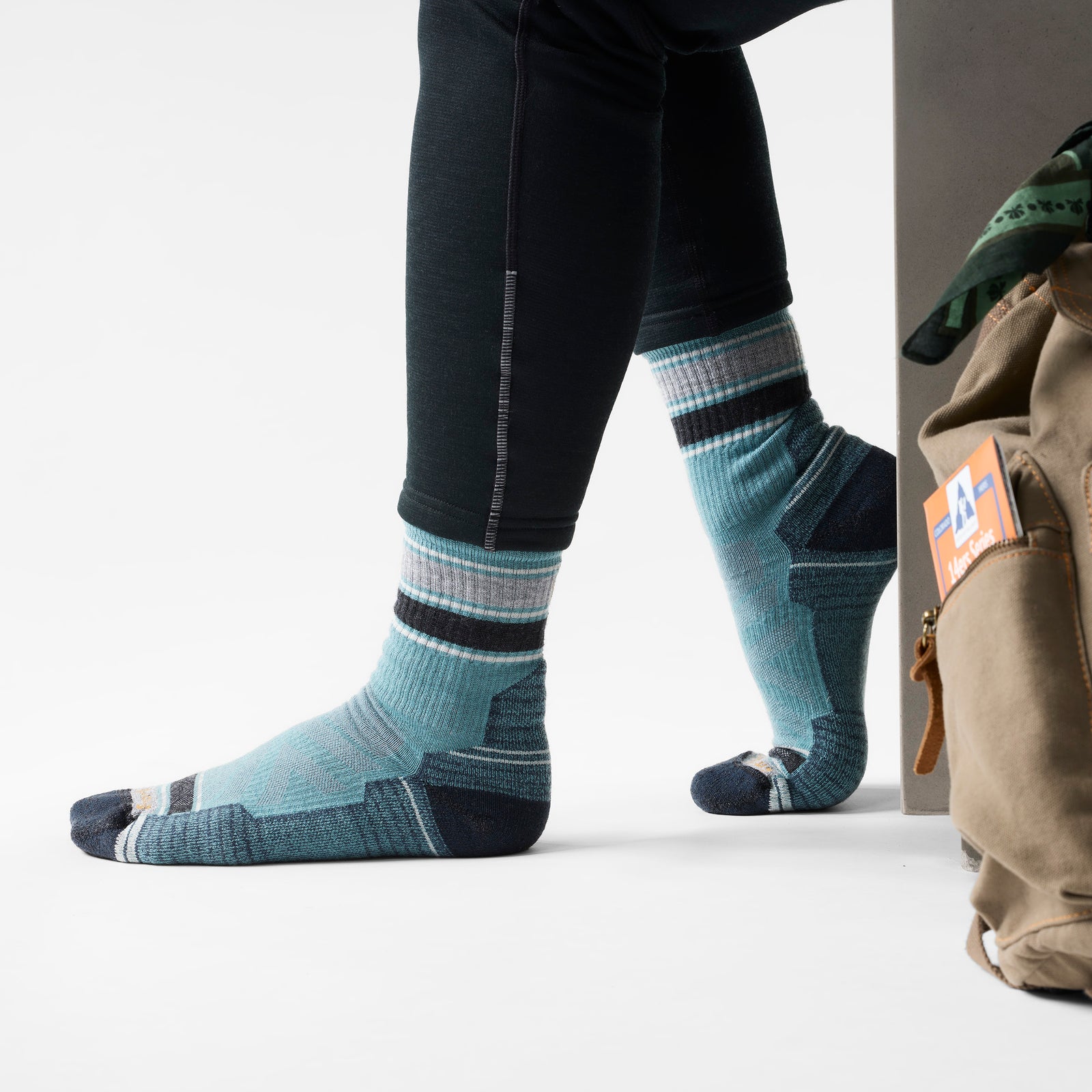 Hike Striped Mid Crew Socks Dusty Teal - ver - 2