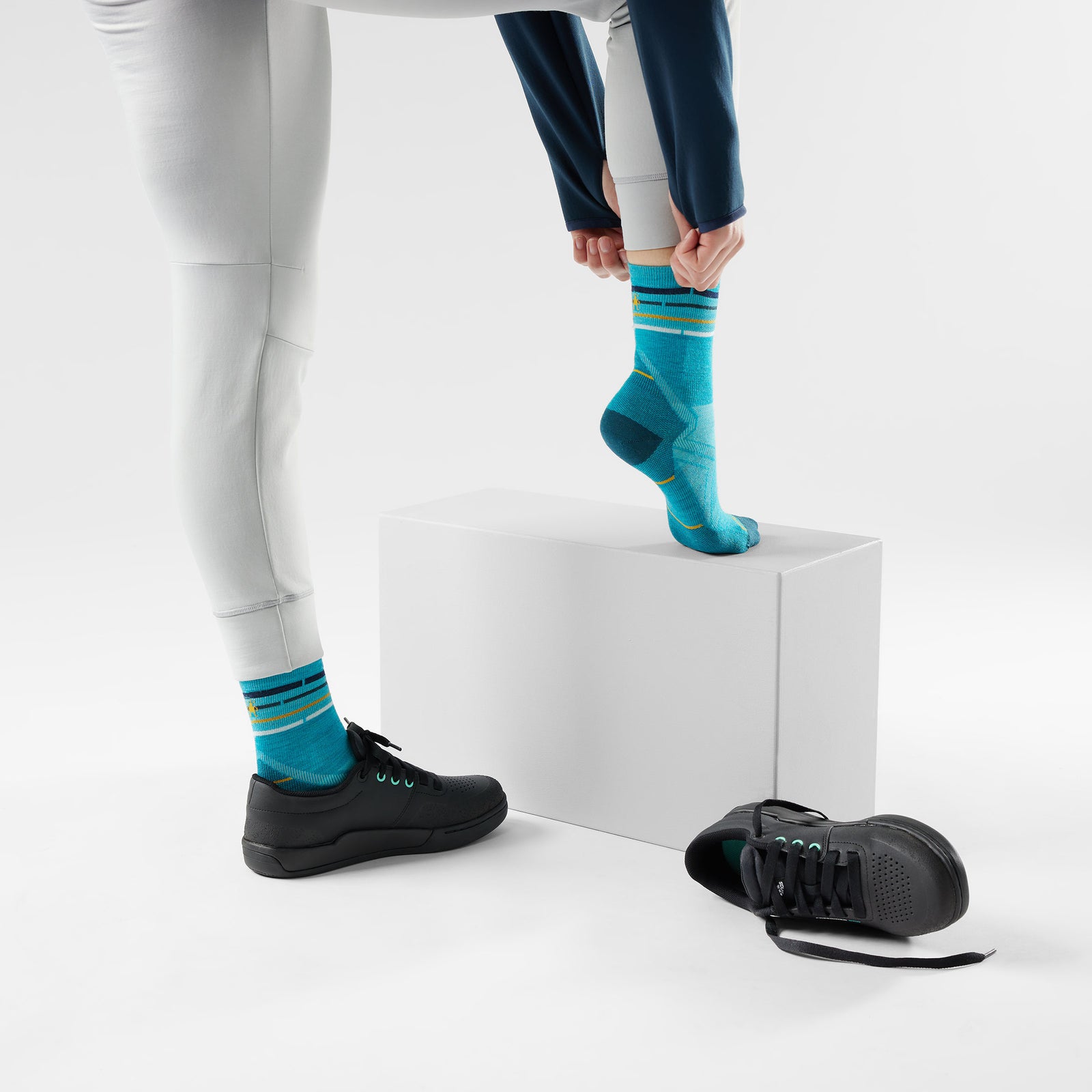 Women's Run Zero Cushion Mid Crew Socks Capri - ver - 2