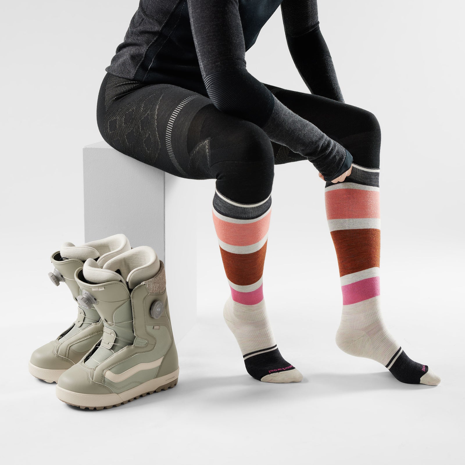 Women's Snowboard Over The Calf Socks Wild Salmon - ver - 2