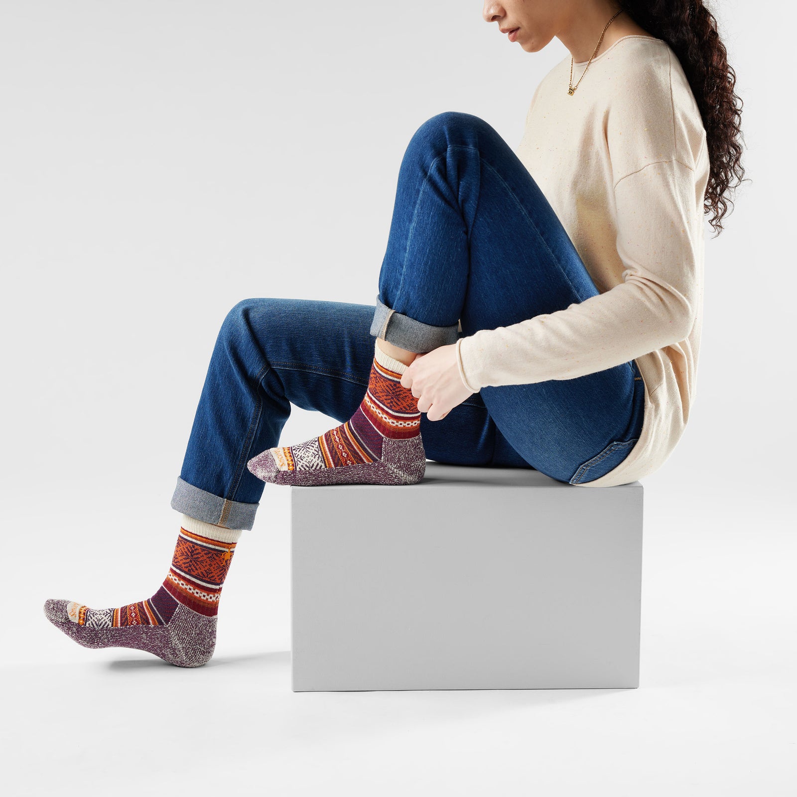 Everyday Cozy Fair Isle Sweater Crew Socks Light Gray - ver - 2