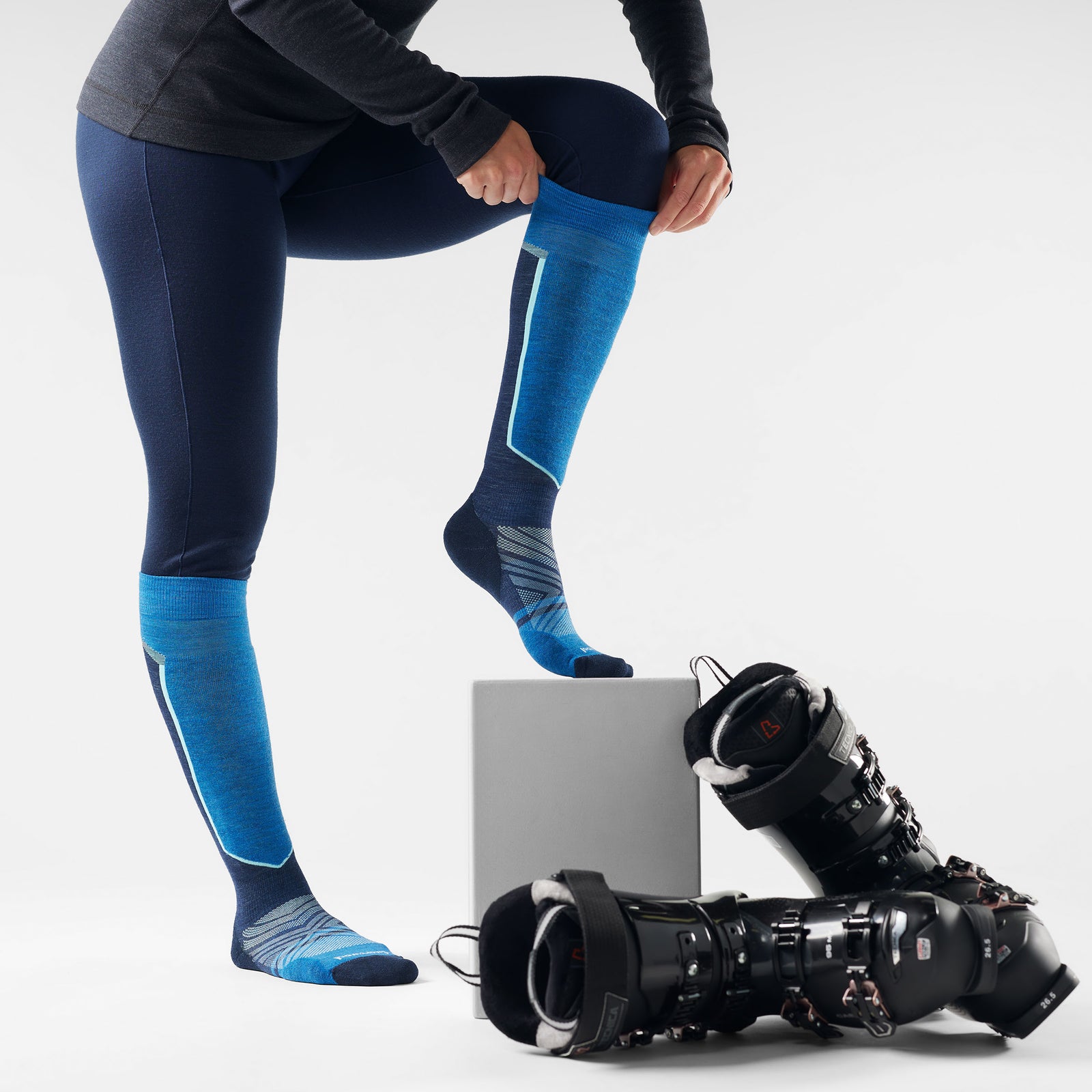Ski Over The Calf Socks Laguna Blue - ver - 2