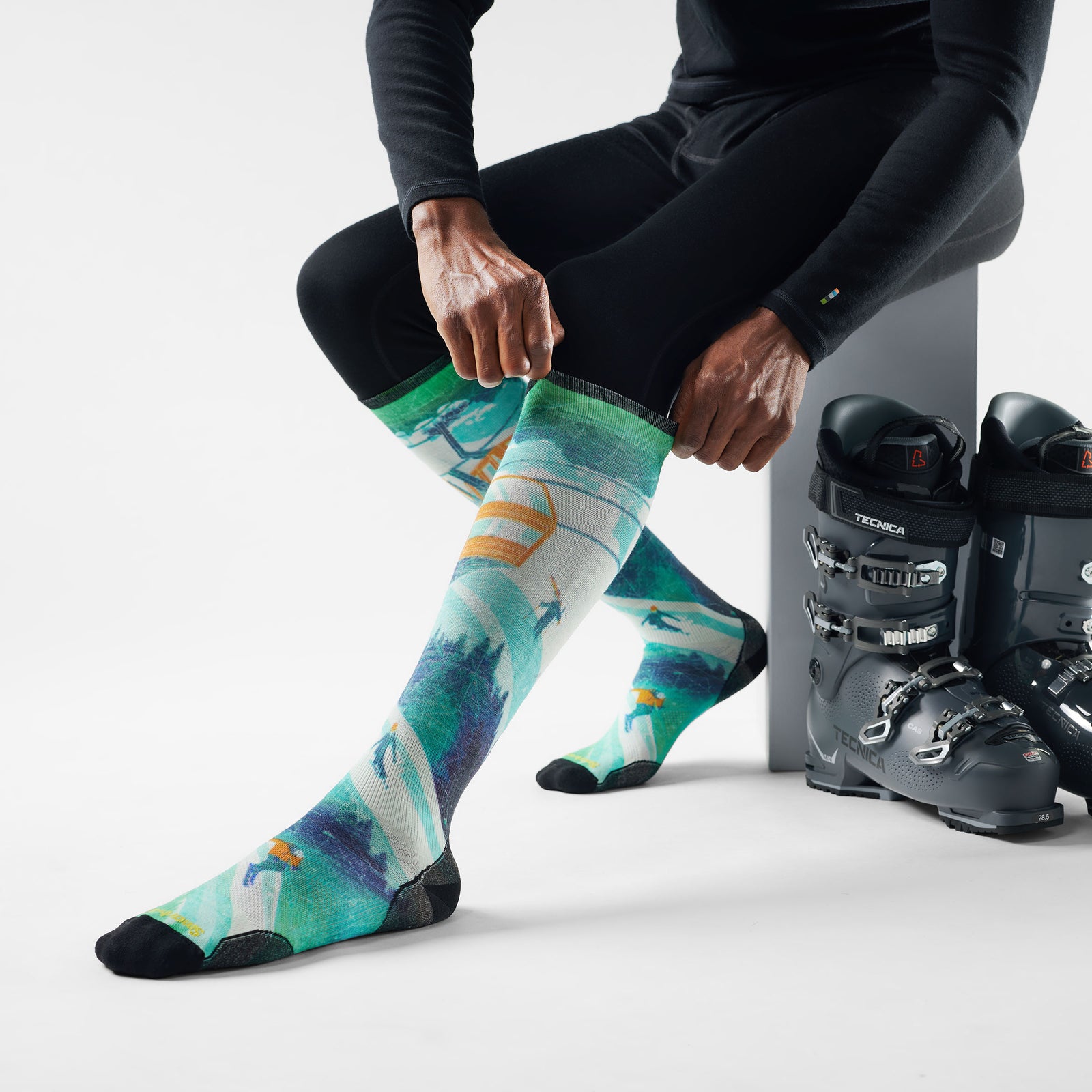 Ski Ski Day Print Over The Calf Socks Capri - ver - 2