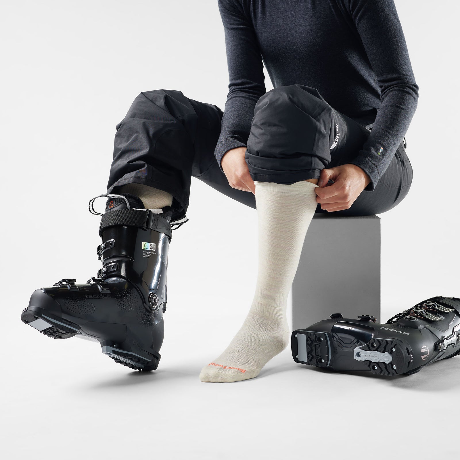 Women's Ski Extra Stretch Over The Calf Socks Moonbeam - ver - 2