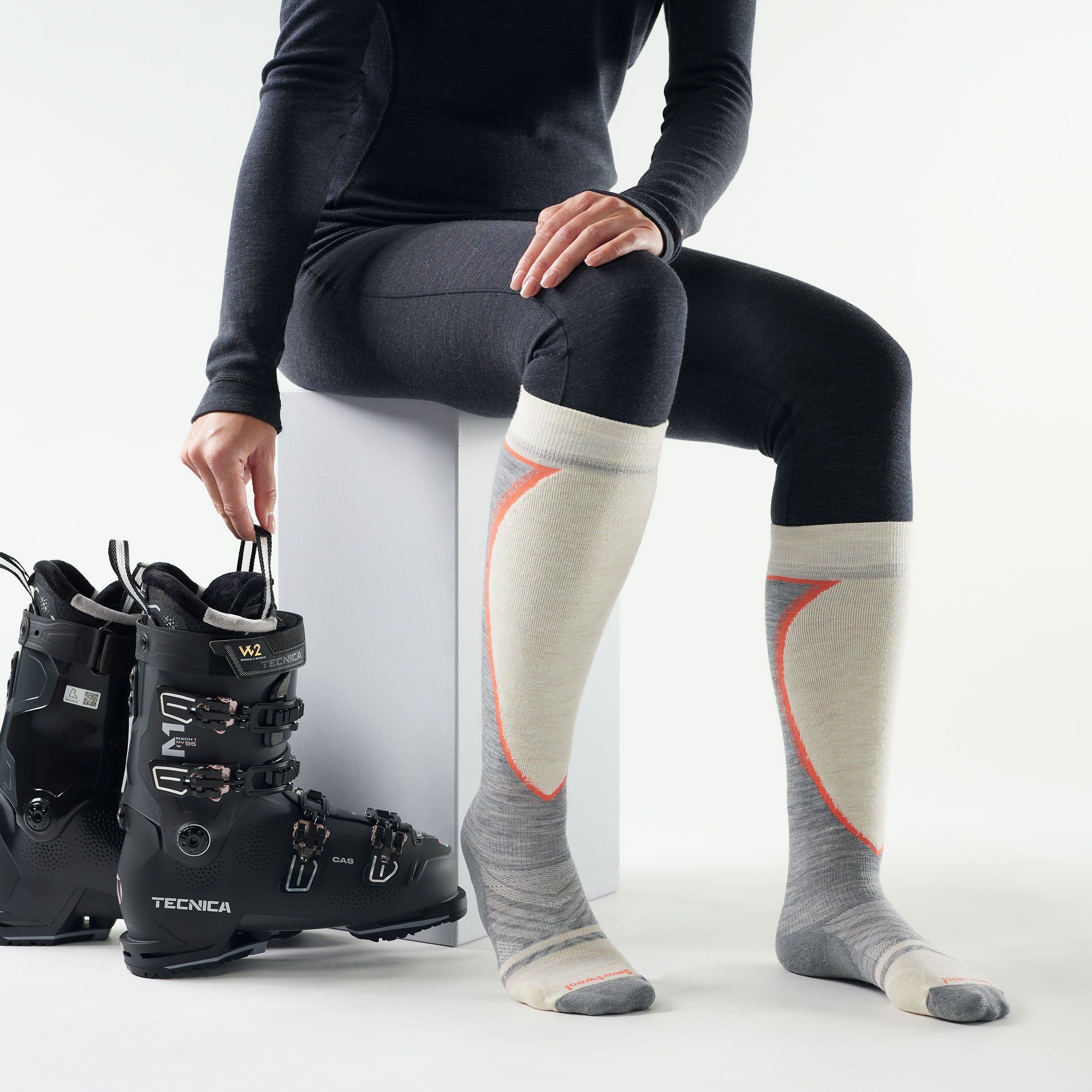 Women's Ski Extra Stretch Over The Calf Socks - Light Gray