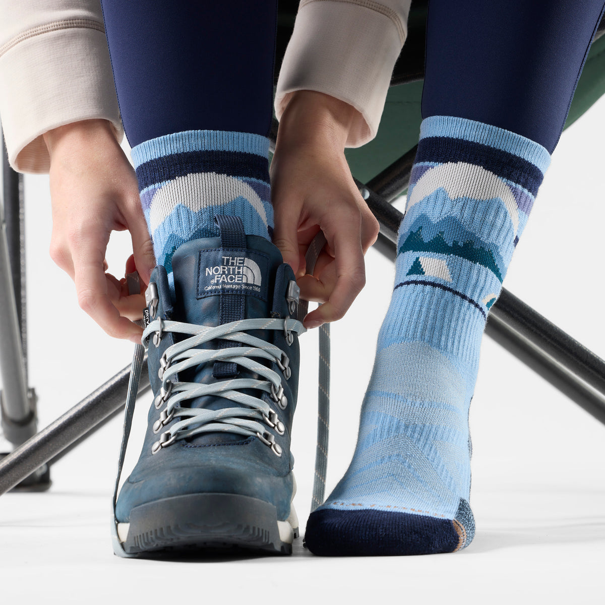 Women's Hike Mountain Moon Crew Socks Serene Blue - 2