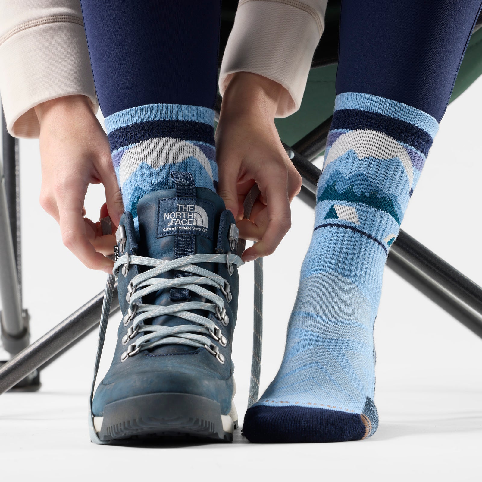 Women's Hike Mountain Moon Crew Socks Serene Blue - ver - 2