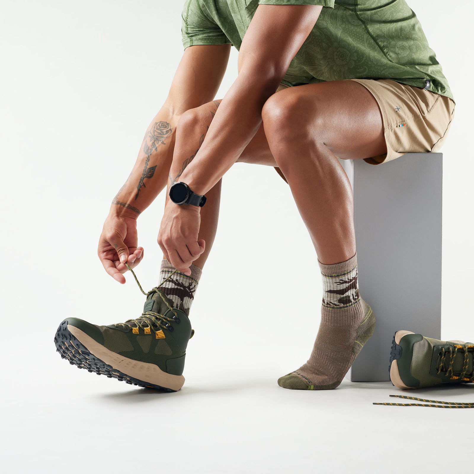 Hike Mountain Moose Crew Socks Fossil - ver - 2