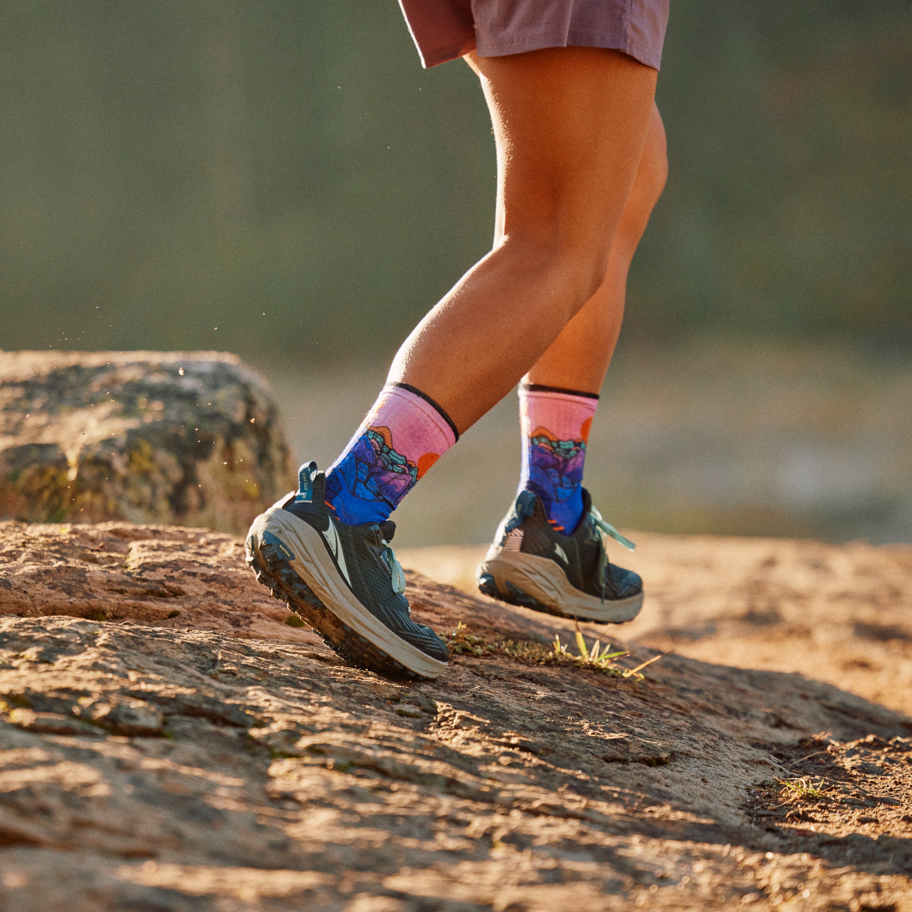 Women's Hike Mountain Sunrise Print Crew Socks - Deep Navy