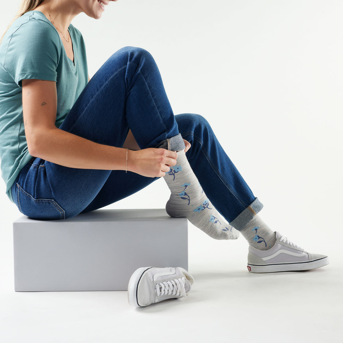 Women's Everyday Garden Gala Crew Socks Ash - 2
