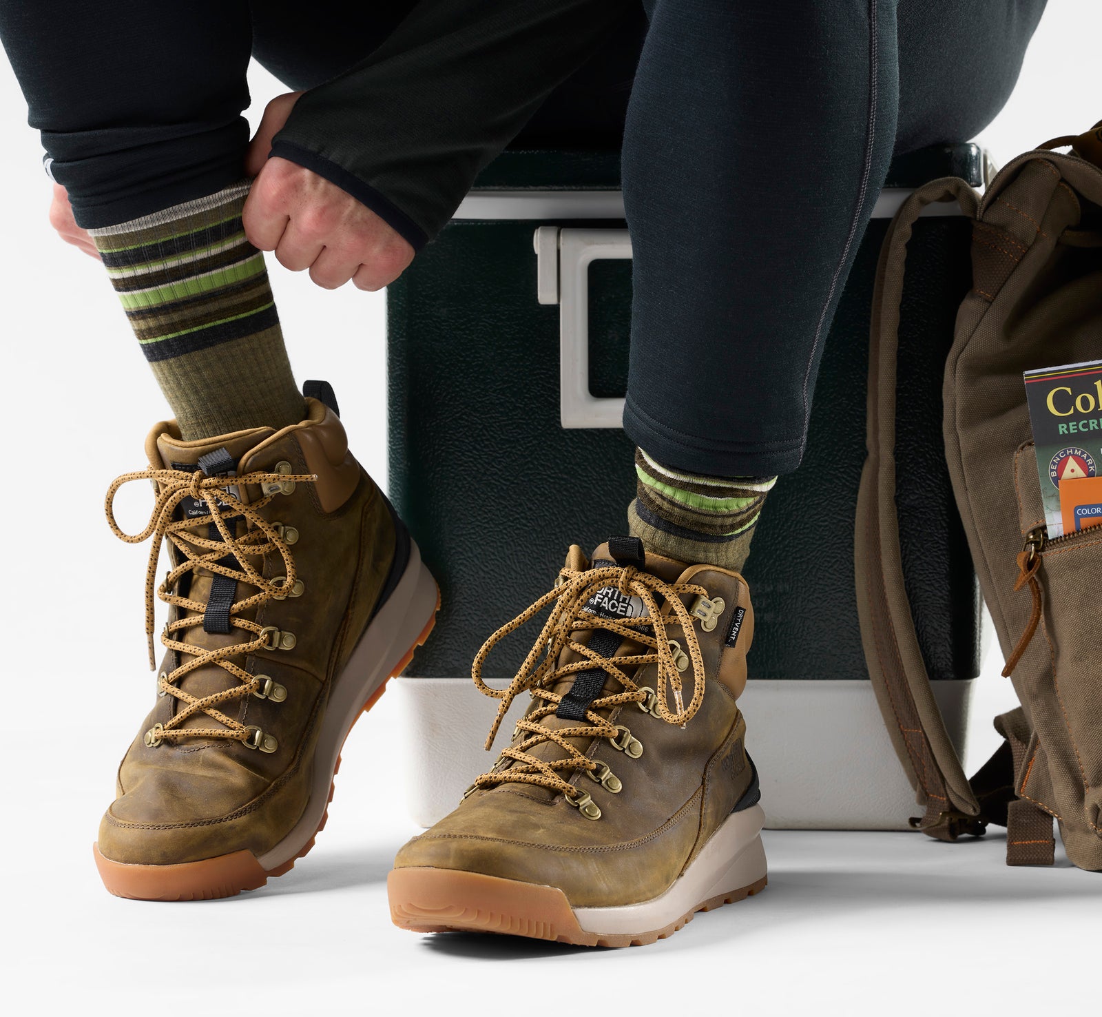 Hike Striped Crew Socks Ash - ver - 2