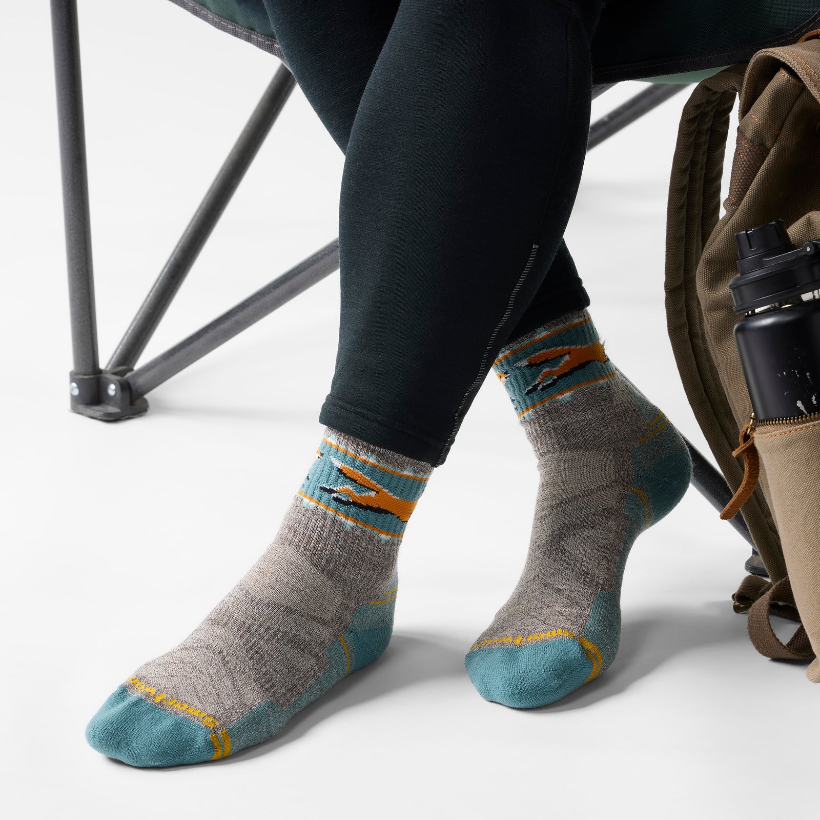 Women's Hike Fox Meadow Mid Crew Socks Taupe-Natural Marl - ver - 2