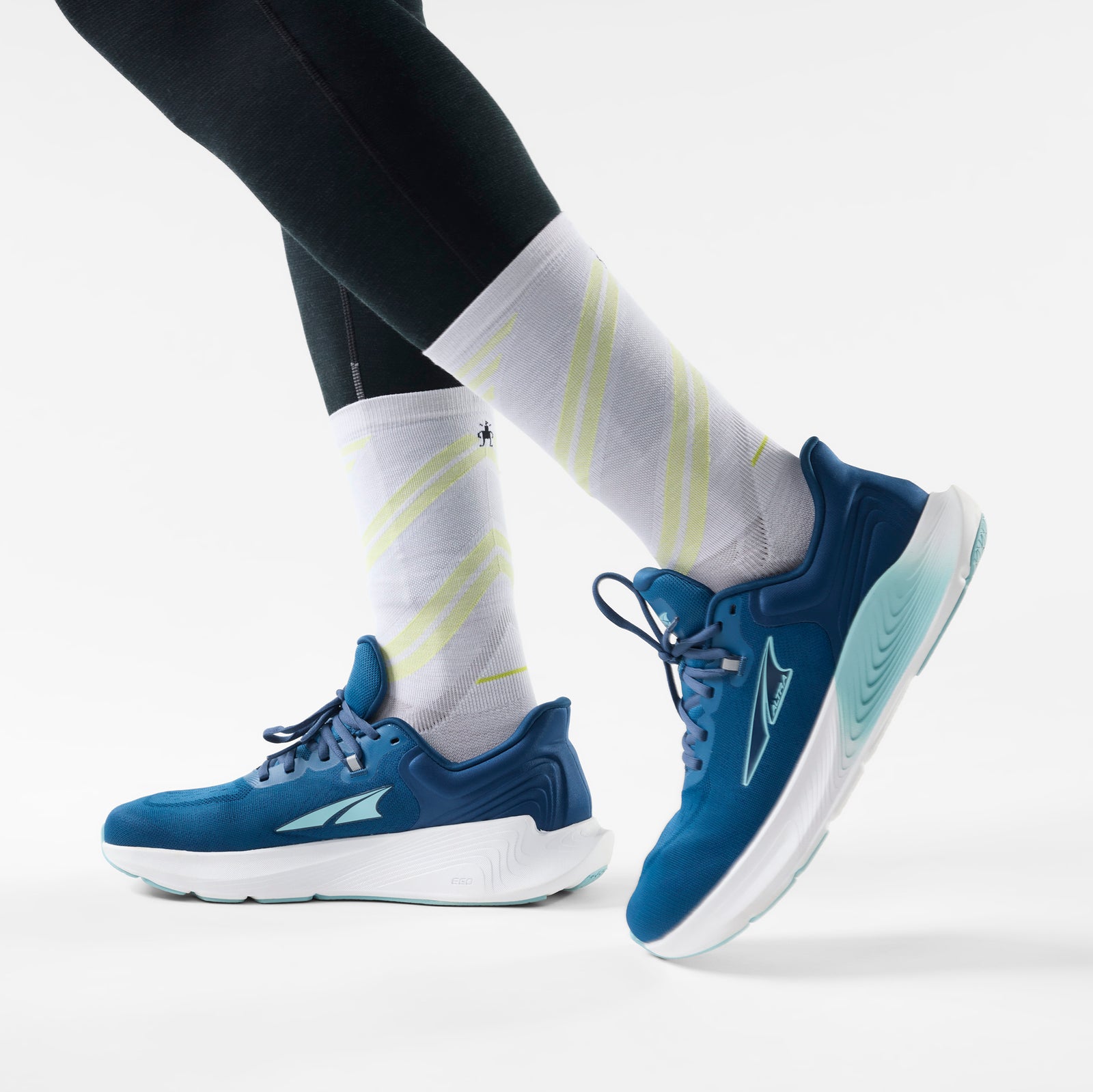 Run Pattern Crew Socks White - ver - 8