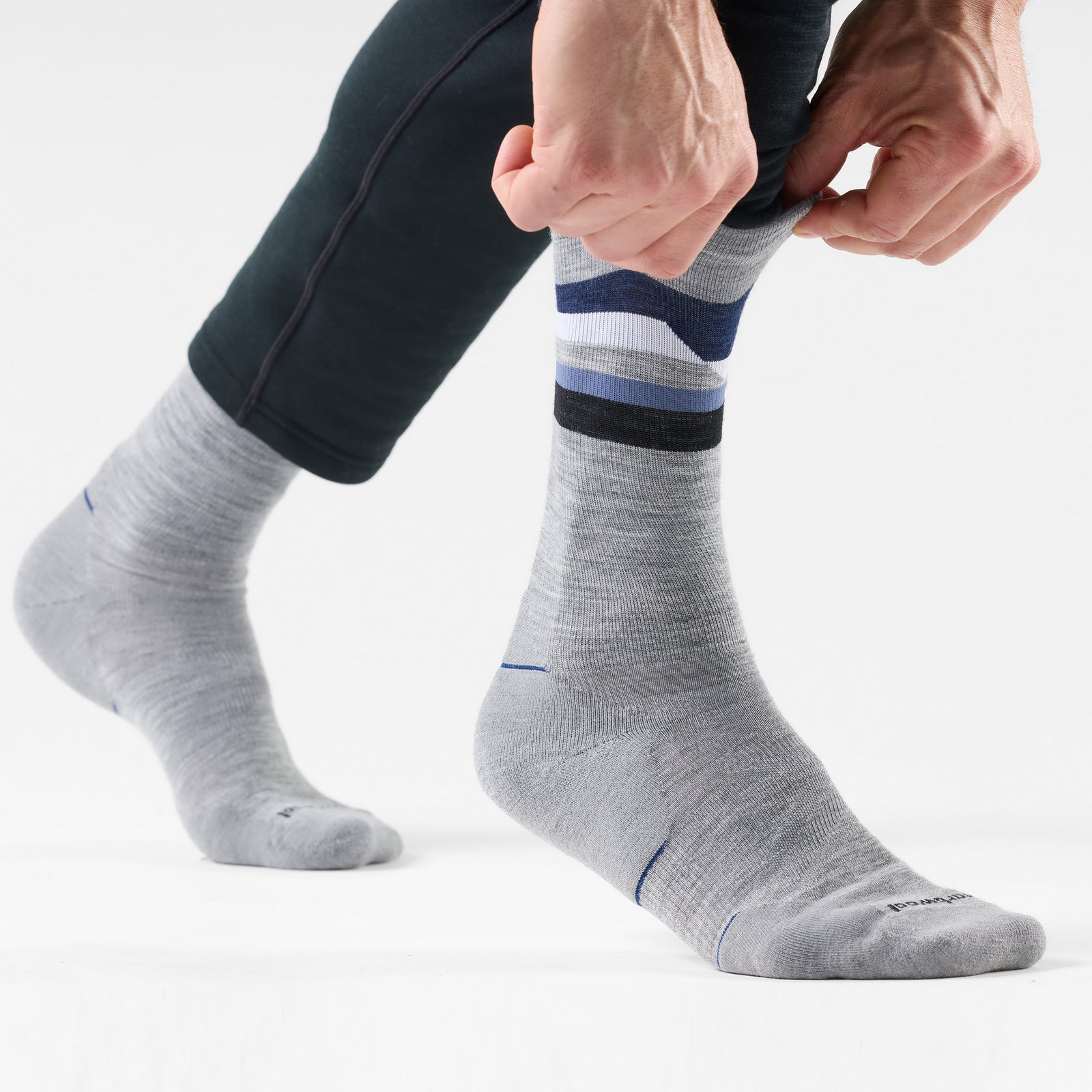 Run Cold Weather Horizons Crew Socks White - ver - 5