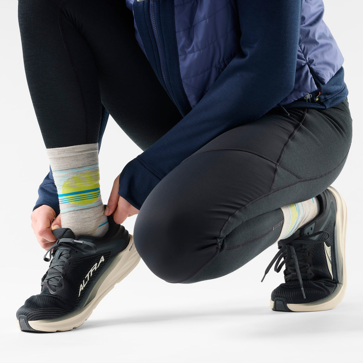 Women's Run Cold Weather Glow Track Crew Socks Ash - ver - 2