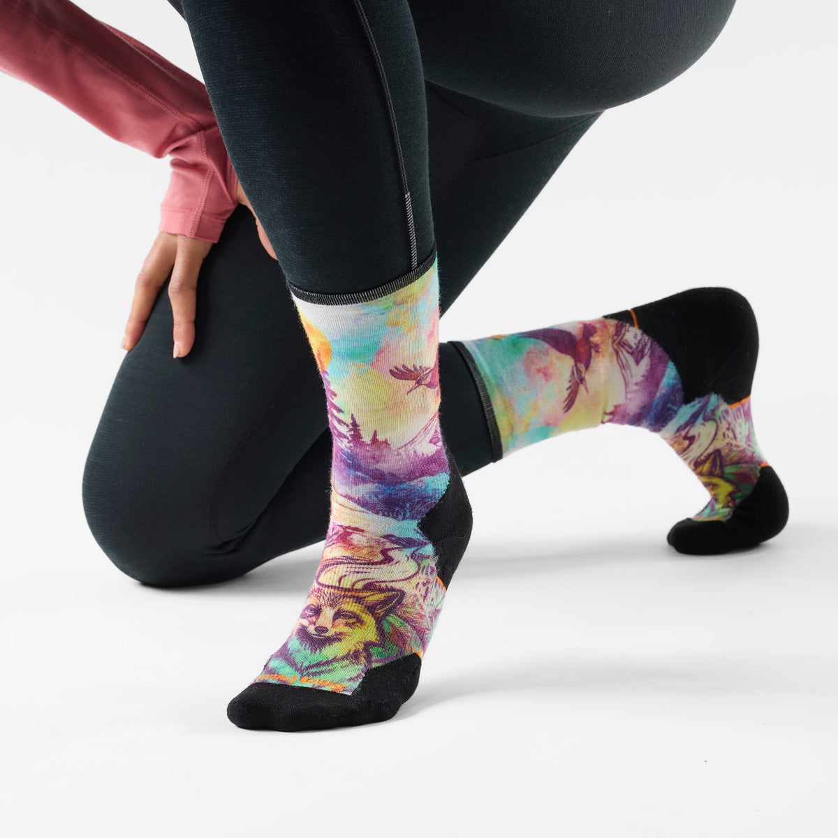 Women's Trail Run Serene Peak Print Crew Socks Dusty Teal - 2