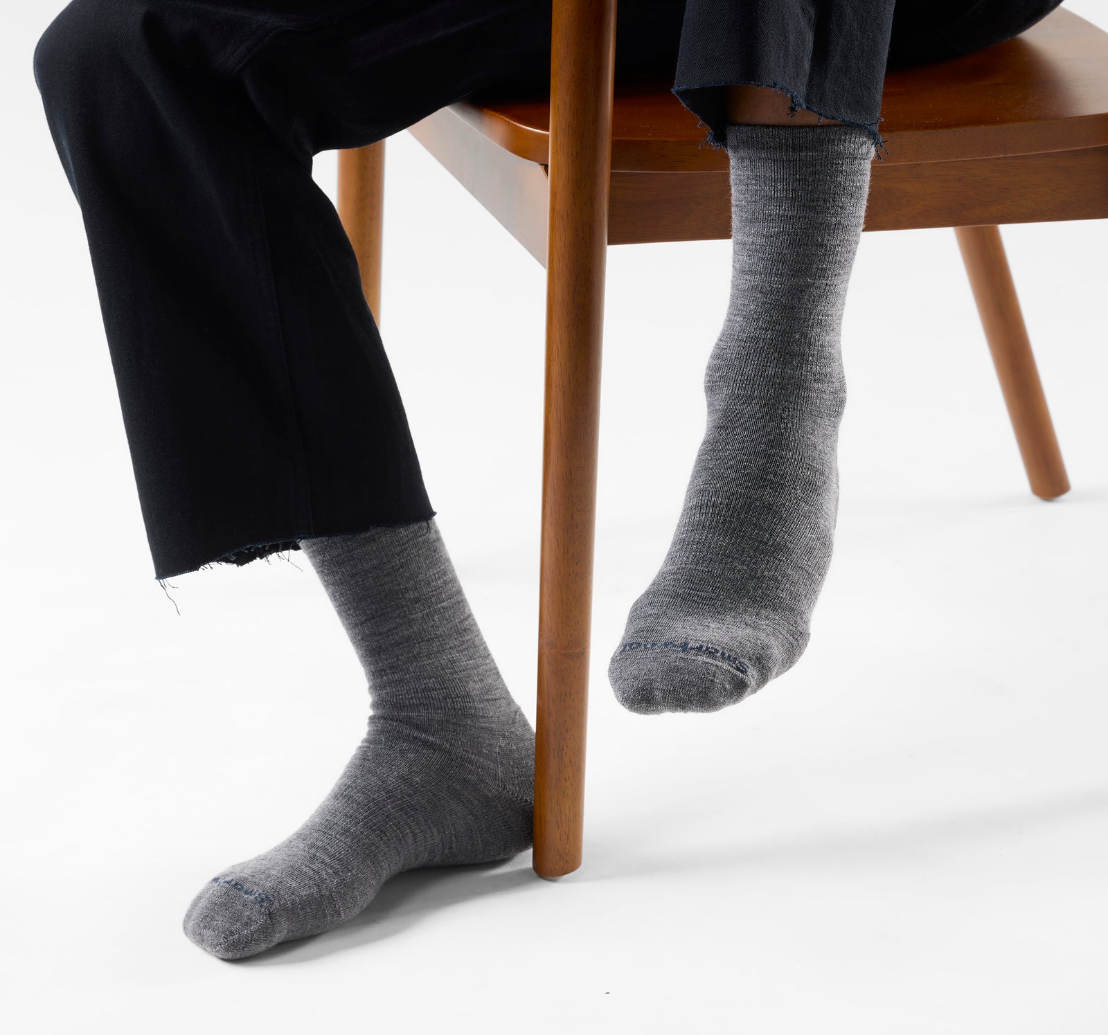Everyday Solid Rib Crew Socks Medium Gray - ver - 2