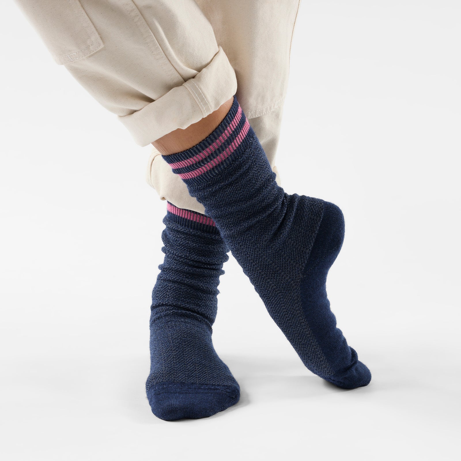 Women's Everyday Courtside Texture Tall Crew Socks Deep Navy - voir - 2